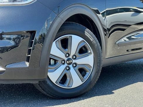 Used 2019 Kia Niro LX FWD image 2