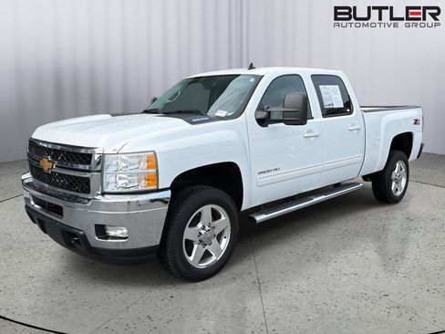 Used 2014 Chevrolet Silverado 2500 LTZ w/ LTZ Plus Package AWD/4WD image 2