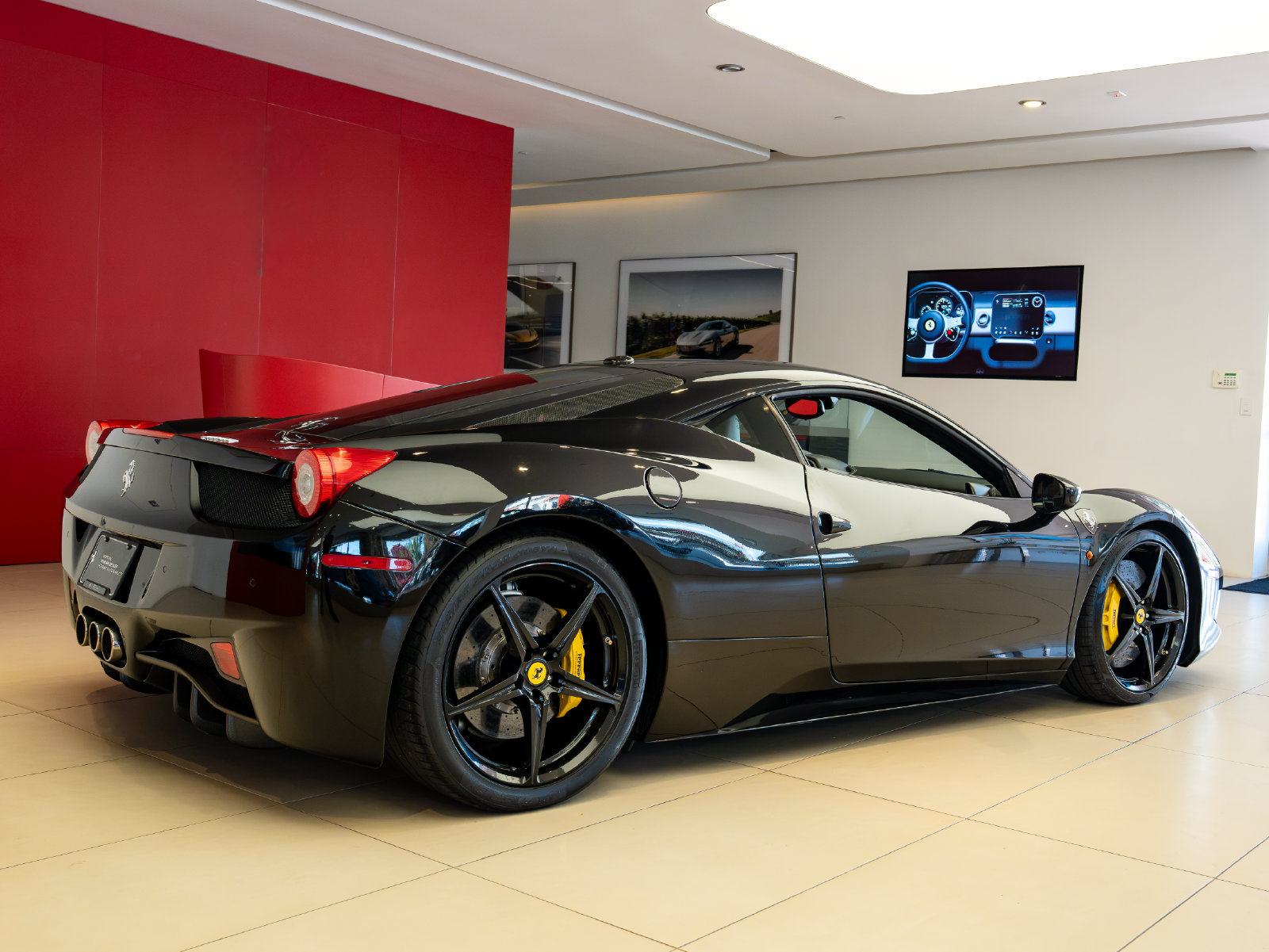Used 2014 Ferrari 458 Italia Coupe RWD image 6