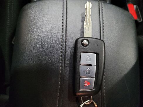 Used 2020 Nissan Rogue S AWD/4WD image 32