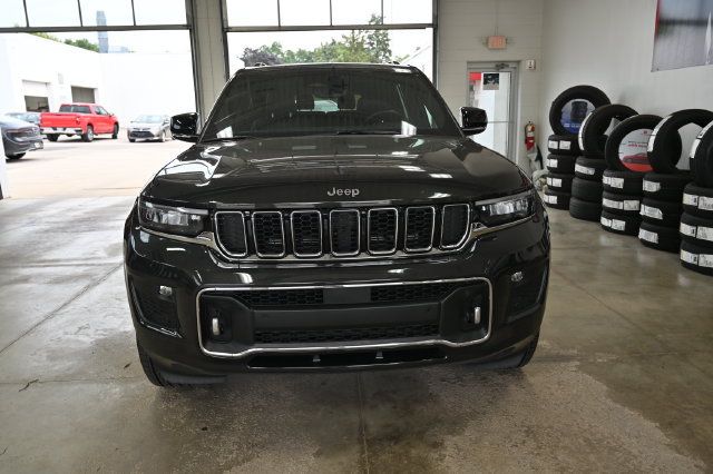 Used 2022 Jeep Grand Cherokee L Overland AWD/4WD image 2