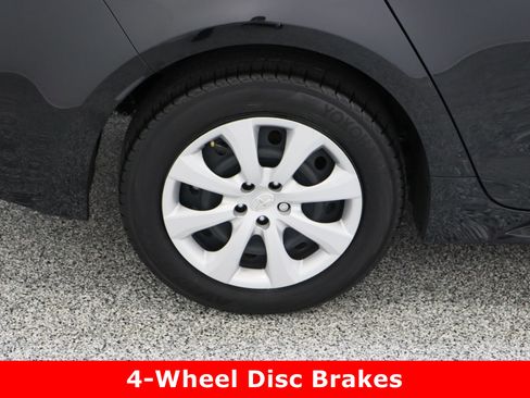 Used 2024 Toyota Corolla LE image 6