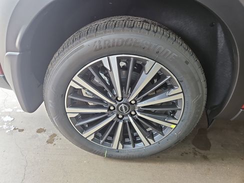 New 2026 Nissan Pathfinder Platinum AWD/4WD image 24