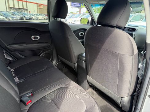 Used 2015 Kia Soul FWD image 27