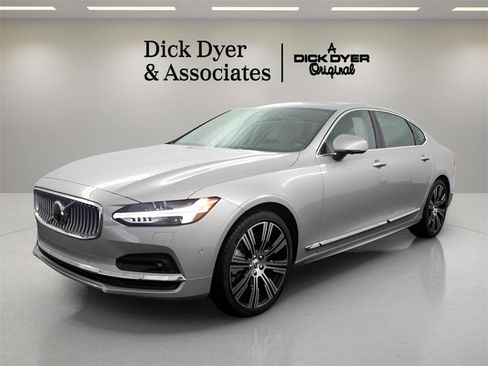 Certified 2025 Volvo S90 B6 Ultra image 4