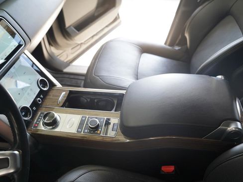 Used 2018 Land Rover Range Rover HSE AWD/4WD image 23