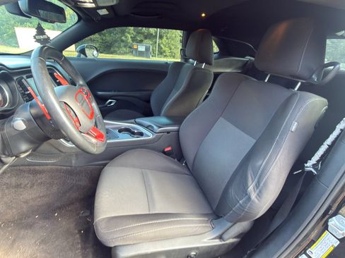 Used 2015 Dodge Challenger R/T Scat Pack RWD image 2