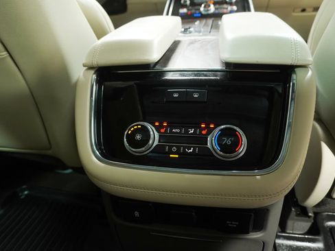 Used 2019 Lincoln Navigator L Reserve AWD/4WD image 26