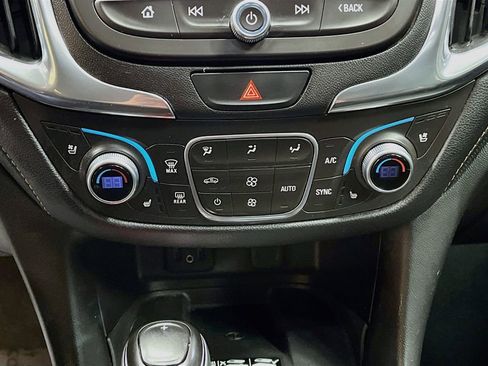 Used 2018 Chevrolet Equinox Premier AWD/4WD image 16