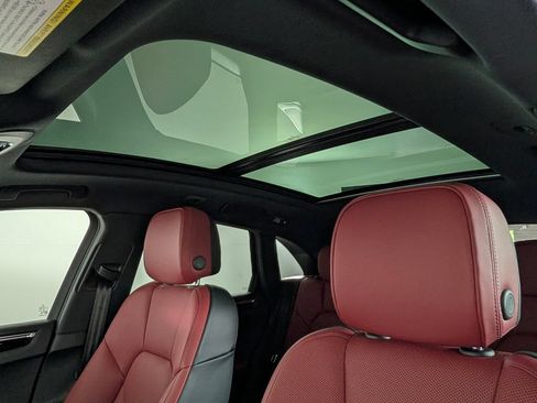 New 2026 Porsche Macan AWD/4WD image 30