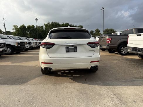 Used 2022 Maserati Levante GT AWD/4WD image 40