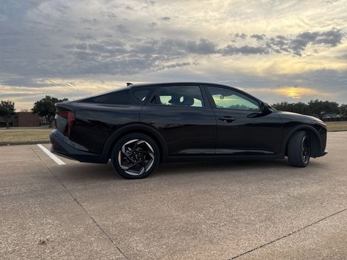 Used 2025 Kia K4 EX image 3