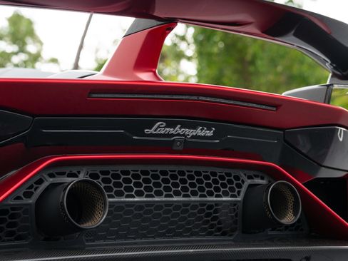 Used 2021 Lamborghini Aventador SVJ AWD/4WD image 24