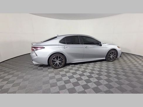 Used 2022 Toyota Camry SE FWD image 38