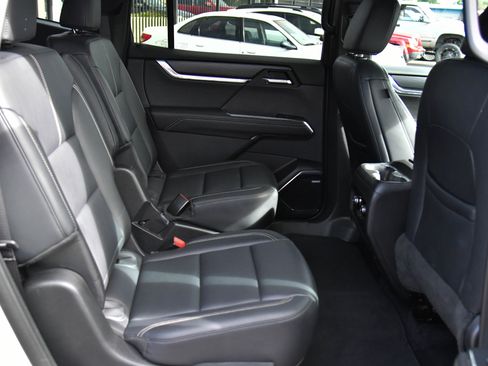 Used 2024 GMC Acadia Elevation image 52