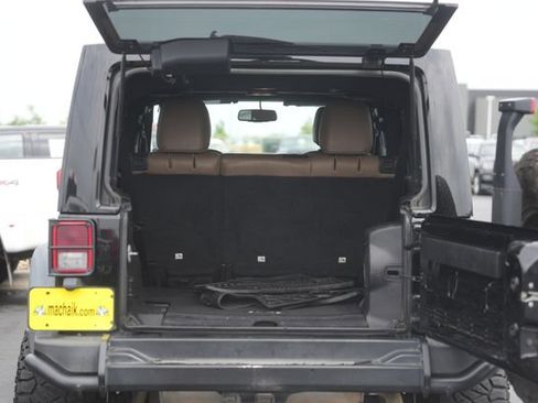 Used 2013 Jeep Wrangler Unlimited Sahara image 30