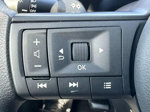 New 2026 Nissan Kicks SV image 12