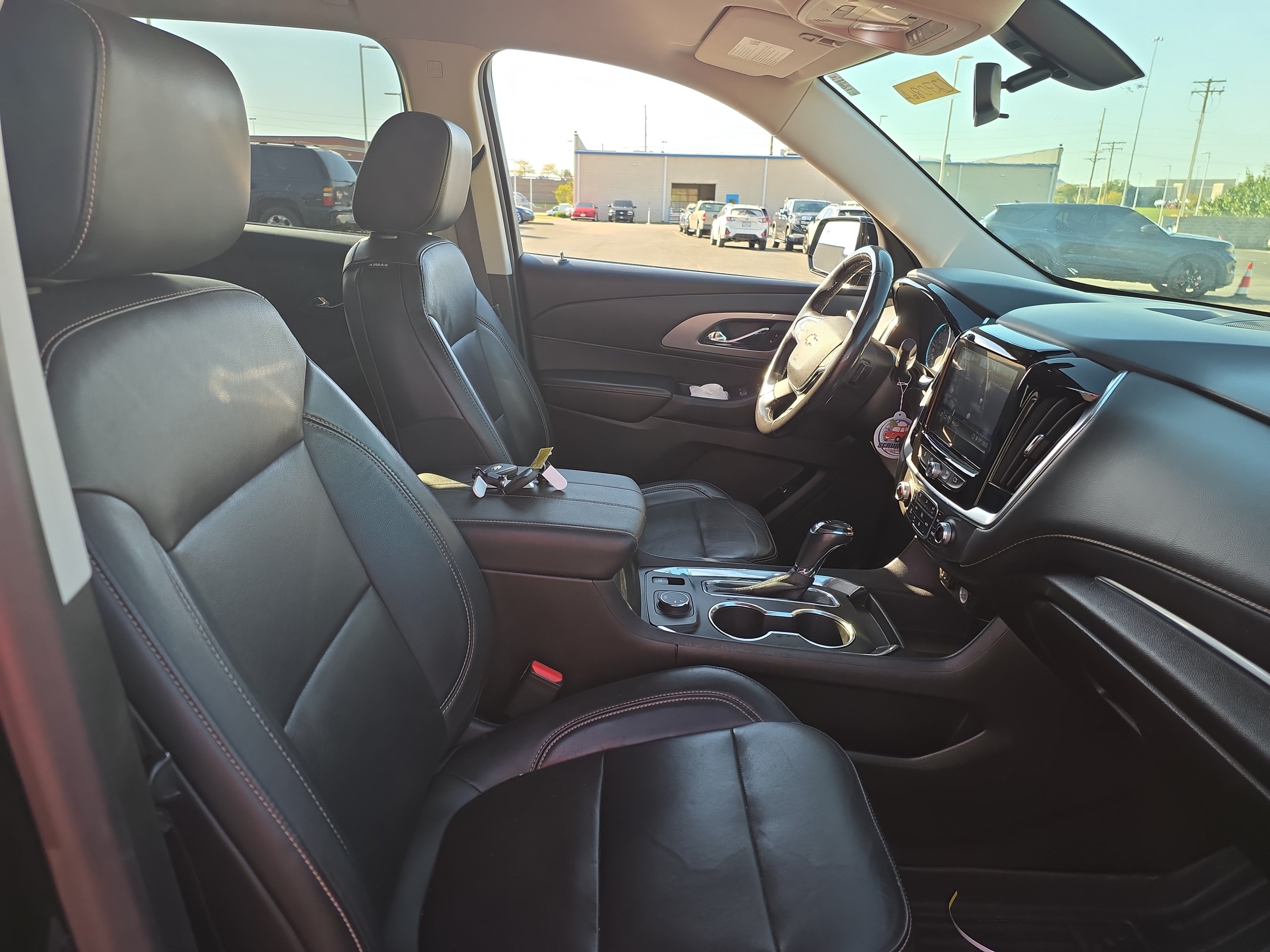 Used 2020 Chevrolet Traverse LT AWD/4WD image 9