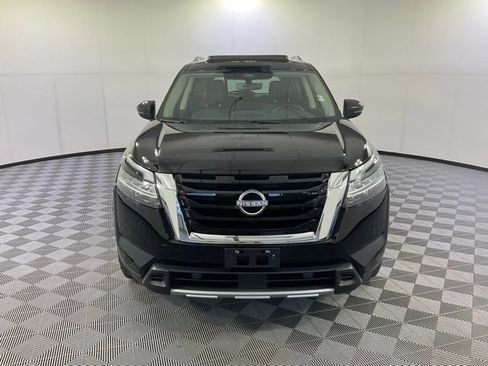Used 2023 Nissan Pathfinder Platinum FWD image 2