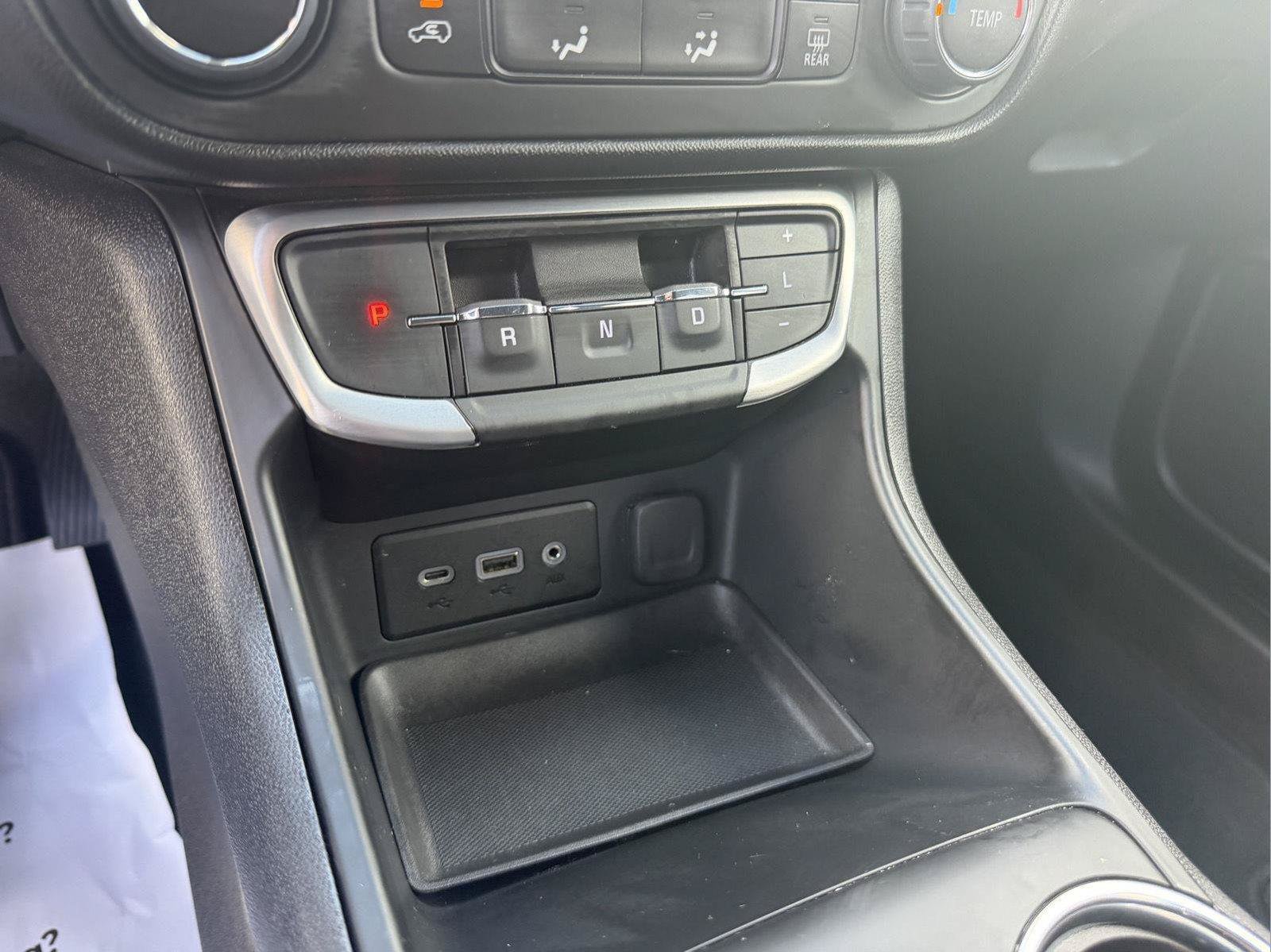 Used 2024 GMC Terrain SLE AWD/4WD image 27