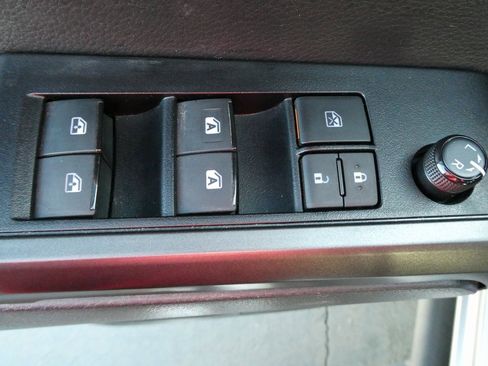 Used 2023 Toyota Tacoma TRD Off-Road image 21