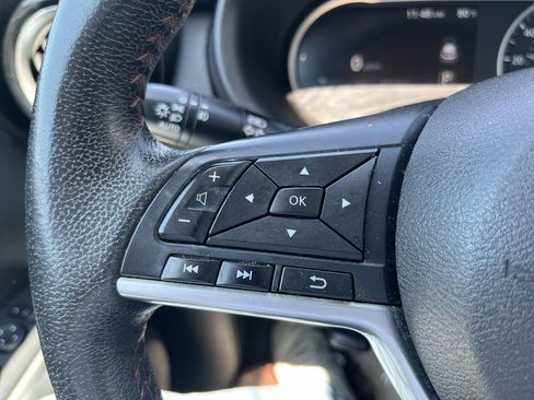 Used 2019 Nissan Kicks SR w/ SR Premium Package image 13