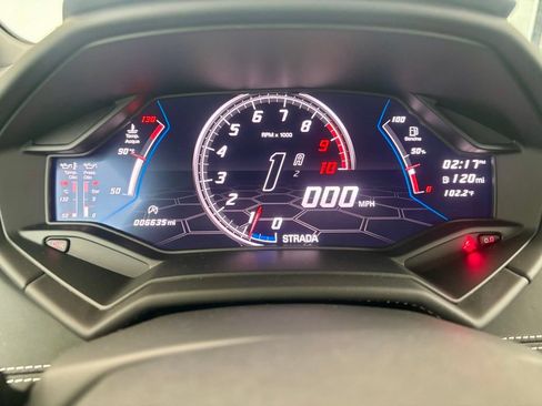 Used 2021 Lamborghini Huracan EVO RWD image 3