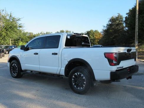 Used 2021 Nissan Titan PRO-4X w/ Pro-4x Convenience Package image 4