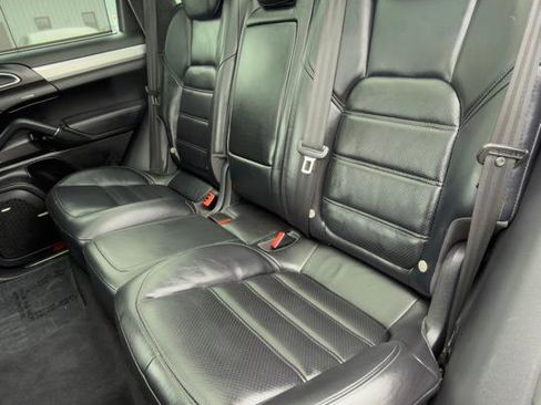Used 2015 Porsche Cayenne Turbo image 51