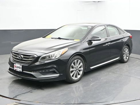 Used 2017 Hyundai Sonata Limited w/ Cargo Package FWD image 6