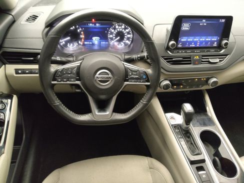 Used 2022 Nissan Altima 2.5 SV w/ SV Premium Package FWD image 22