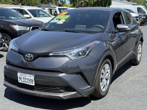 Used 2019 Toyota C-HR LE FWD image 4
