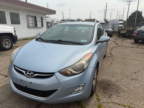 Used 2012 Hyundai Elantra GLS w/ Preferred Pkg 3 FWD image 2
