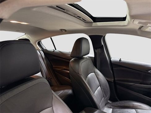 Used 2018 Chevrolet Cruze Premier image 32