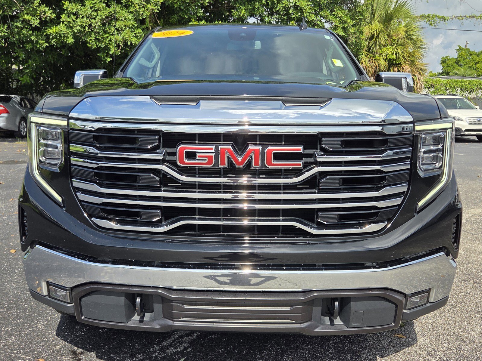 Used 2024 GMC Sierra 1500 SLT AWD/4WD image 8