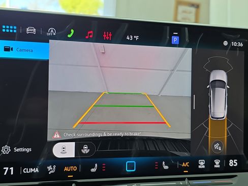 New 2026 Volkswagen Tiguan SE R-Line FWD image 23