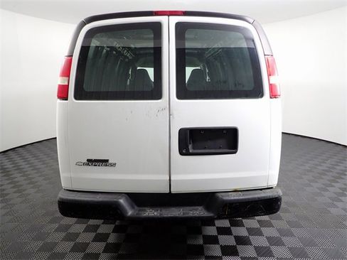 Used 2009 Chevrolet Express 1500 image 8