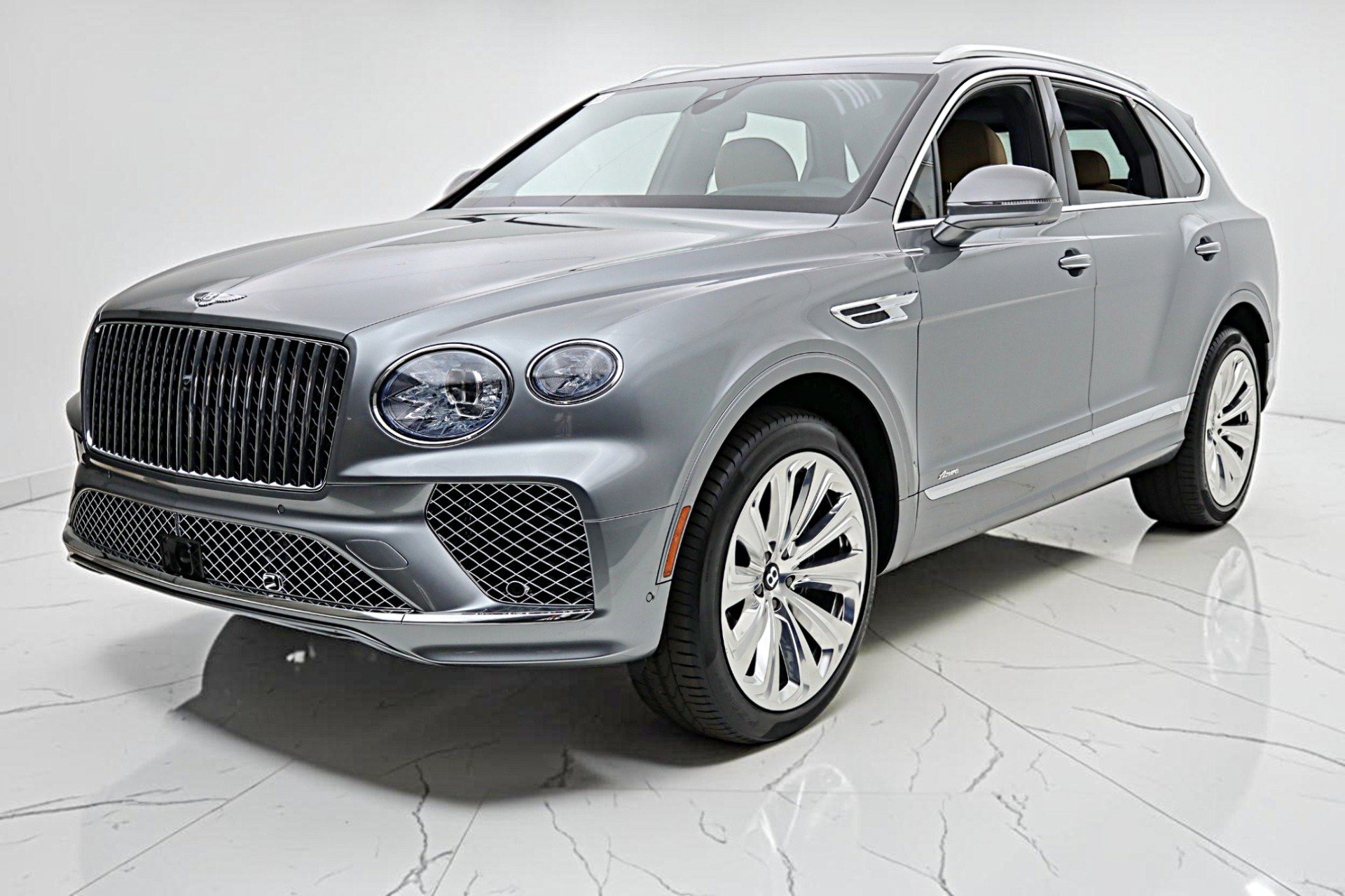 Used 2025 Bentley Bentayga AWD/4WD image 1