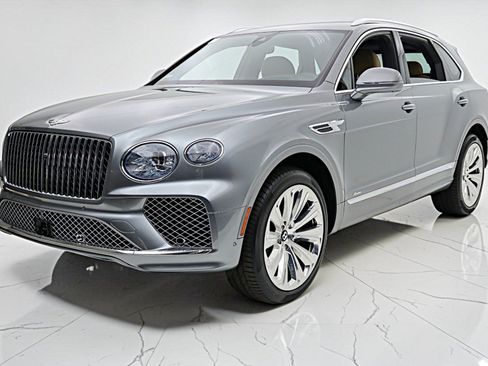 Used 2025 Bentley Bentayga AWD/4WD image 1