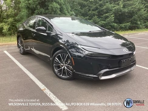 Used 2025 Toyota Prius XLE AWD/4WD image 1
