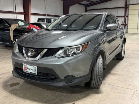Used 2018 Nissan Rogue Sport S w/ S Appearance Package image 3