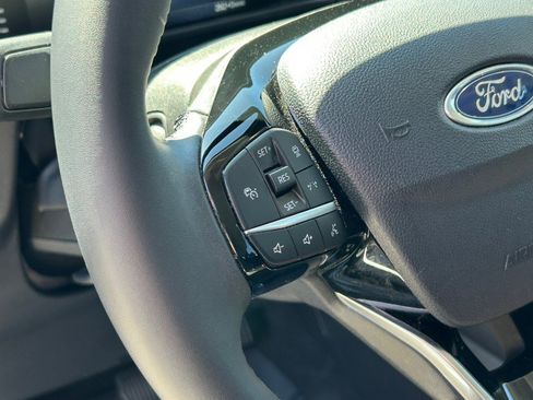 Used 2023 Ford Escape SE FWD image 21