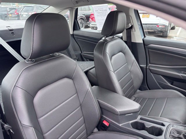 Used 2024 Volkswagen Jetta SE w/ Panoramic Sunroof Package FWD image 54