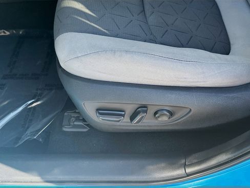 Used 2020 Toyota RAV4 XLE image 17