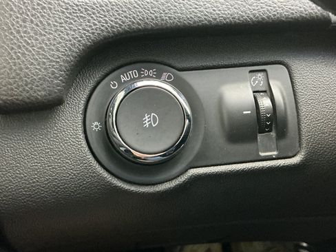 Used 2016 Buick Regal Premium w/ Driver Confidence Package #2 FWD image 38