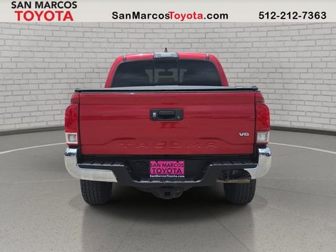Used 2017 Toyota Tacoma TRD Off-Road AWD/4WD image 7