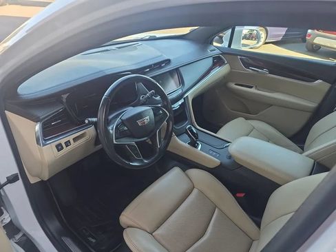 Used 2017 Cadillac XT5 Premium Luxury AWD/4WD image 7