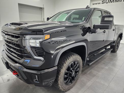 Used 2025 Chevrolet Silverado 2500 LT w/ Trail Boss Package AWD/4WD image 7