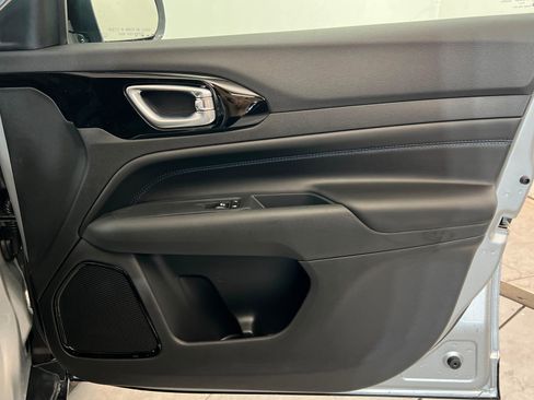 New 2026 Jeep Compass Latitude AWD/4WD image 23