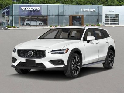 New 2026 Volvo V60 B5 Cross Country Plus w/ Protection Package Premier